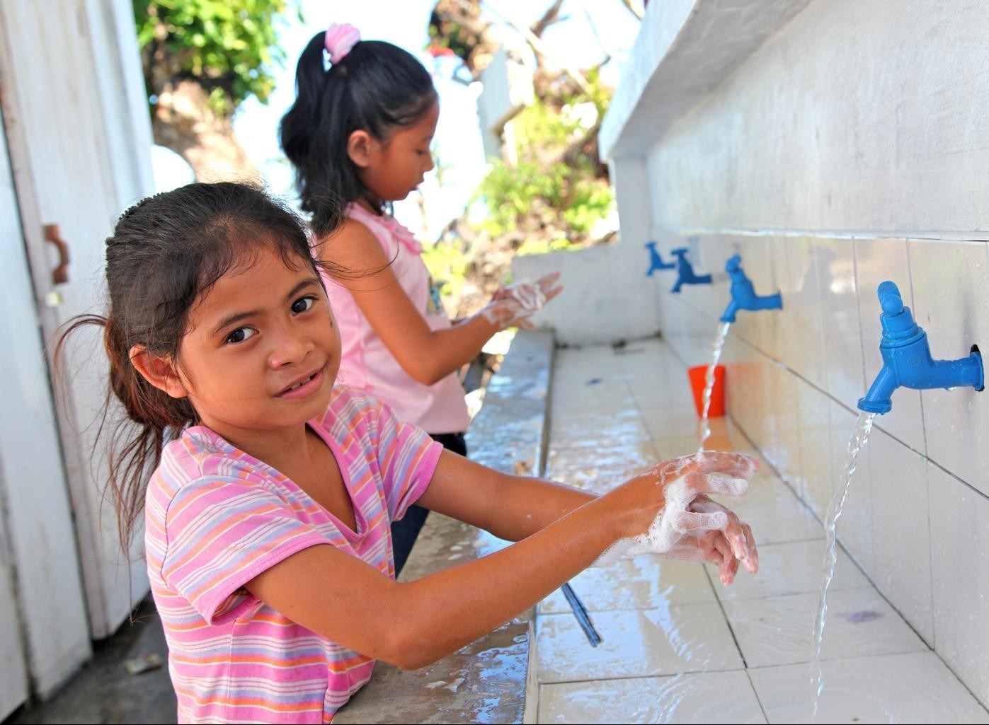 UNICEF Hrvatska Assistance to Children  around  the World